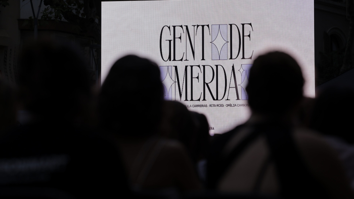 Living in Barcelona. “Gent de merda” live