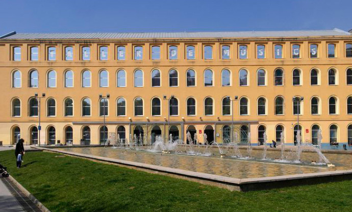 Exterior of the Ignasi Iglésias Library of the Civic Center of Sant Andreu