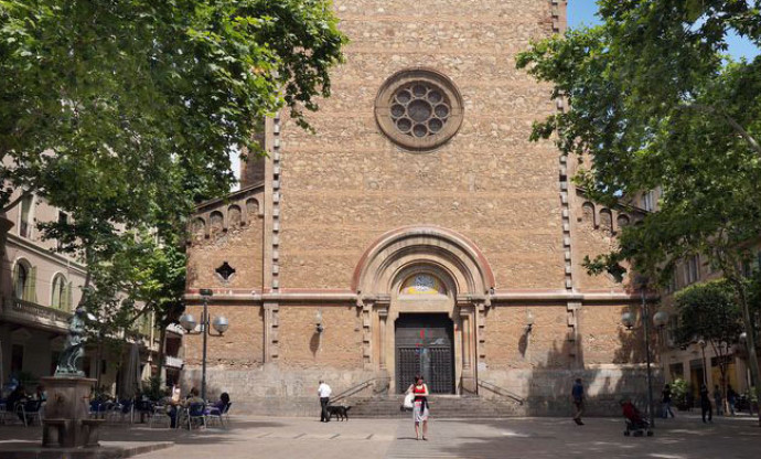 Plaça de la Virreina view