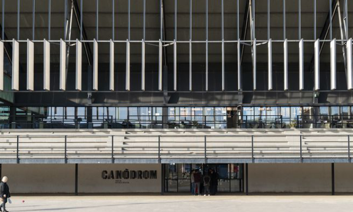 Vista de l'entrada del Canòdrom de Barcelona