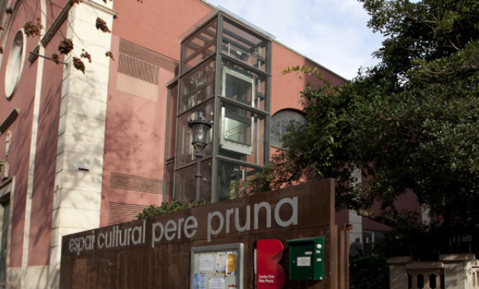 Fachada del Centro Cívico Pere Pruna de Barcelona