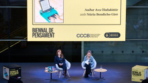 Biennal de Pensament 2024. 5.600 arbres per salvar la llengua. Auður Ava Ólafsdóttir i Núria Bendicho Giró. Foto: Glòria Solsona