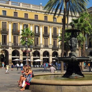 Plaça Reial de Barcelona's fountain