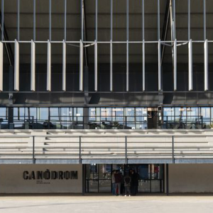 Vista de la entrada del Canòdrom de Barcelona